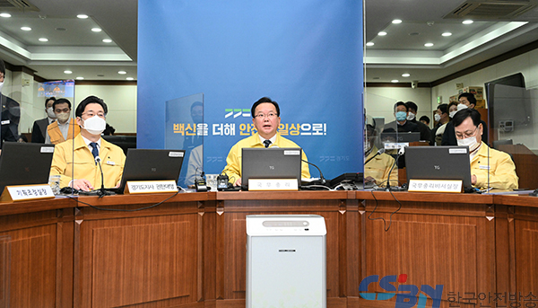 정부, “청소년 백신접종, 공동체 보호하는 길…자료 제공할 것”