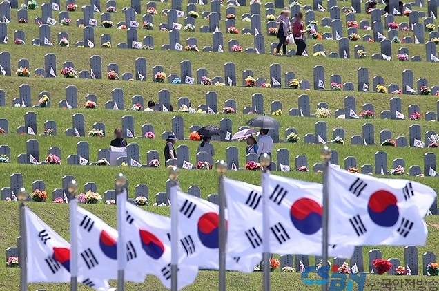 30년 이상 재직 경찰·소방관도 국립묘지에 안장된다
