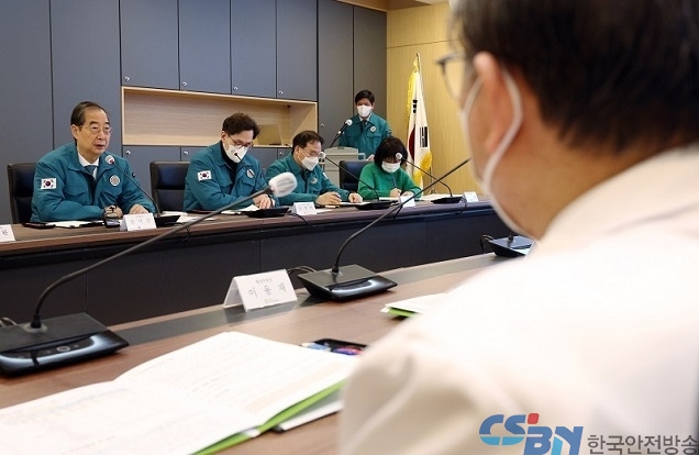 한 총리, 중앙보훈병원 방문…의료현장 지키는 의료진 격려